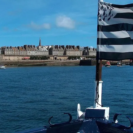 Le Mozen - Proche Hippodrome - St Malo Apartment *
